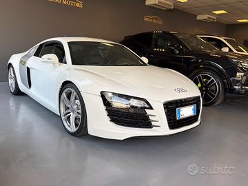 Audi R8 4.2 V8 FSI quattro R tronic