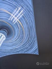 Lampadario a sospensione moderno in vetro curvo

