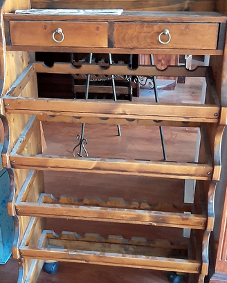 Cantinetta in legno porta vini