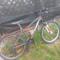 bicicletta usata  funziona bene