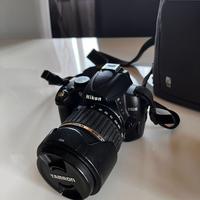 Nikon d5000 con teleobiettivo 18-200