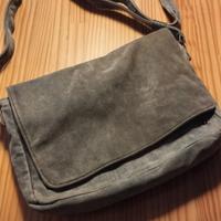 Borsa tracolla in pelle scamosciata grigio