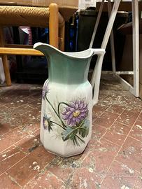 Brocca in porcellana