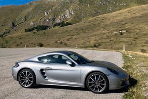 PORSCHE 718 (982)