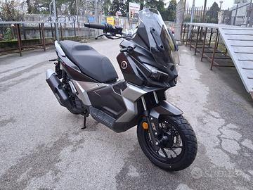 VOGE SR1 ADV 125cc BLACK LIQUID COOLED