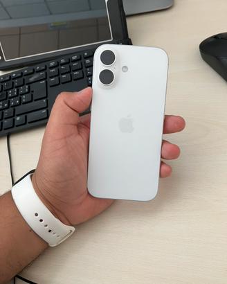 Iphone 17 bianco innmacolato 3 mesi d'uso 100% bt
