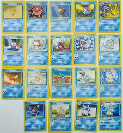 19 carte Pokemon (5 set base)