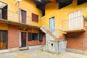 CASA SEMINDIPENDENTE A BARGHE