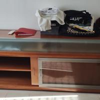 mobile  basso con cassetti scorrevoli