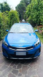 Kia x-ceed diesel/ibrida anche per neopatentati 