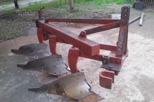 Aratro usato Otma trivomere