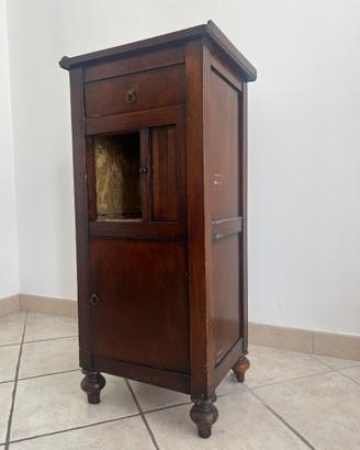 Comodino Antiquariato