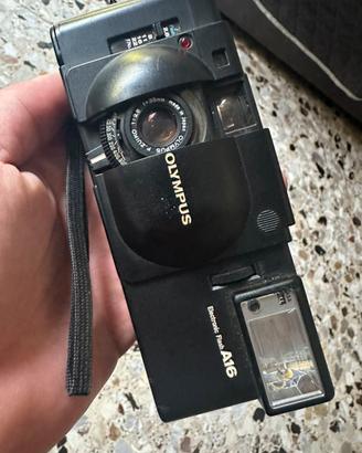 Olympus Xa con Flash A16