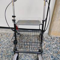 Deambulatore quattro ruote