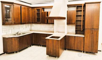 Cucina in noce nazionale massello