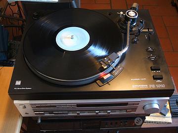 Grundig PS-1010 giradischi,casse e amplificatore