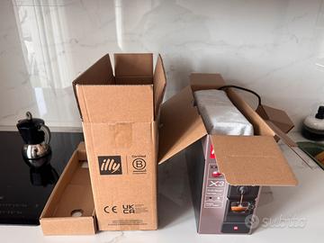 Macchina caffè capsule Illy x3