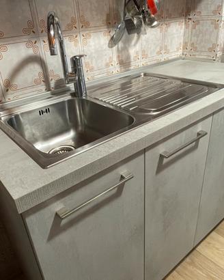 Mobili cucina - lavastoviglie e frigo