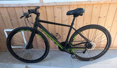 Bicicletta Ibrida Cube Road Race SL