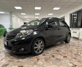 Toyota Yaris 1.3 Lounge CVT Automatica