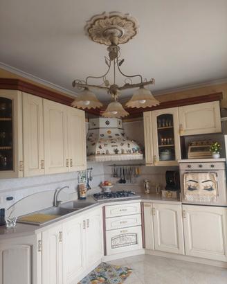 cucina avorio con marmo 