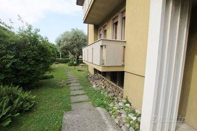 Appartamento di 400 m² con 5 locali e box auto dop