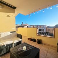 Trilocale con ampia balconata e veranda