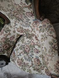 poltrona vintage in legno e tessuto damascato