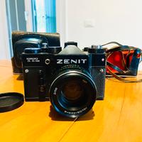 Macchina fotografica zenit TTL