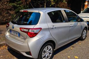 Yaris hybrid active 
