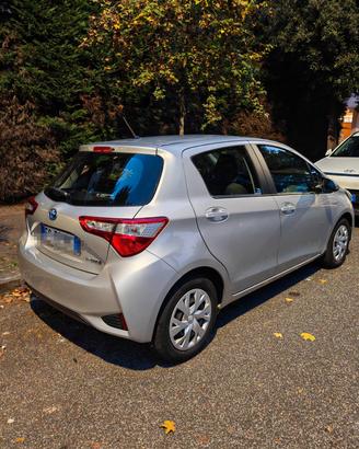 Yaris hybrid active 