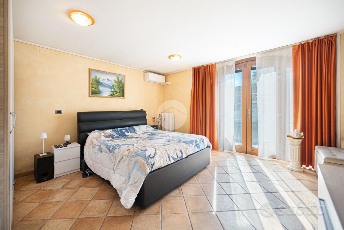 VILLA SINGOLA A CAPRINO VERONESE - Altro
