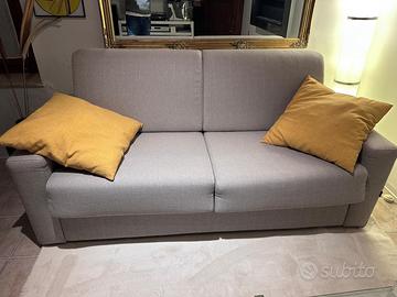 Divano letto matrimoniale - come nuovo
