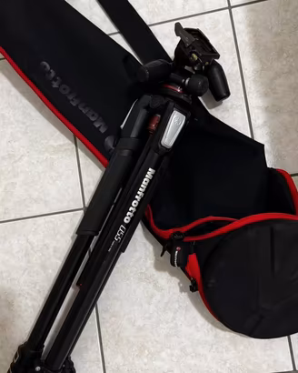 Kit Treppiede Manfrotto 055 + Testa a 3 Vie+ Borsa