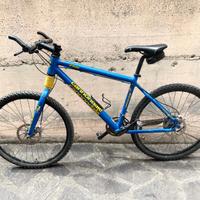 bicicletta cannondale MTB F700