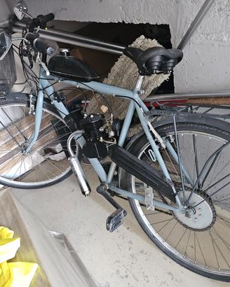 BICI DA PASSEGGIO CON MOTORE