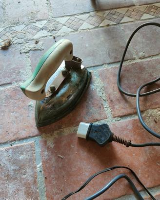 ferro da stiro anni 70 vintage 