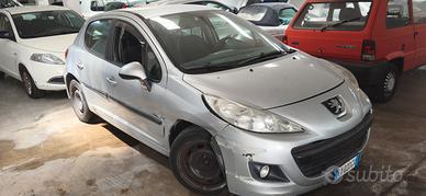Peugeot 207 colore argento GPL originale