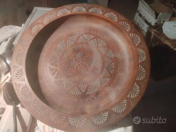 piatto in legno stile etnico