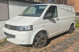 Volkswagen Transporter T5 2.0 TDI – 84 CV – 2011