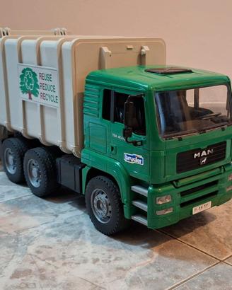 Camion della spazzatura Bruder