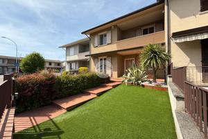 VILLA A SCHIERA A PONCARALE