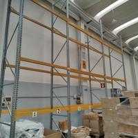 Scaffalatura portapallets e incastro -