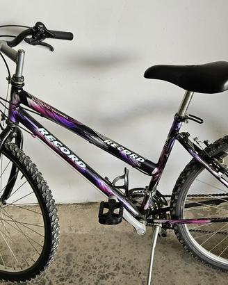 Mountain Bike - Cerchio 26cm con Cambio Shimano