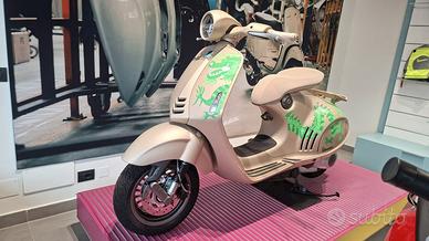 Vespa 946 Dragon - Serie limitata e numerata