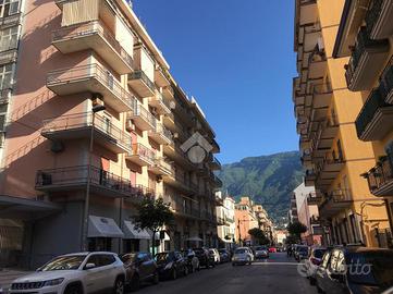 NEGOZIO A CASTELLAMMARE DI STABIA