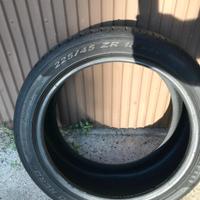 gomme Auto pirelli P zero nero