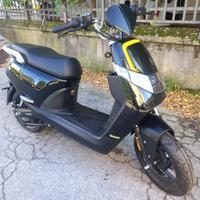 WHIZZ SCOOTER ELETTRICO 50cc MOTRON
