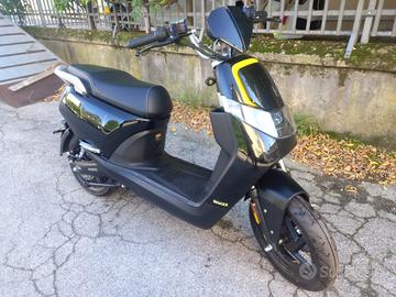 WHIZZ SCOOTER ELETTRICO 50cc MOTRON