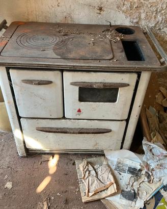 Cucina a legna in ghisa smaltata